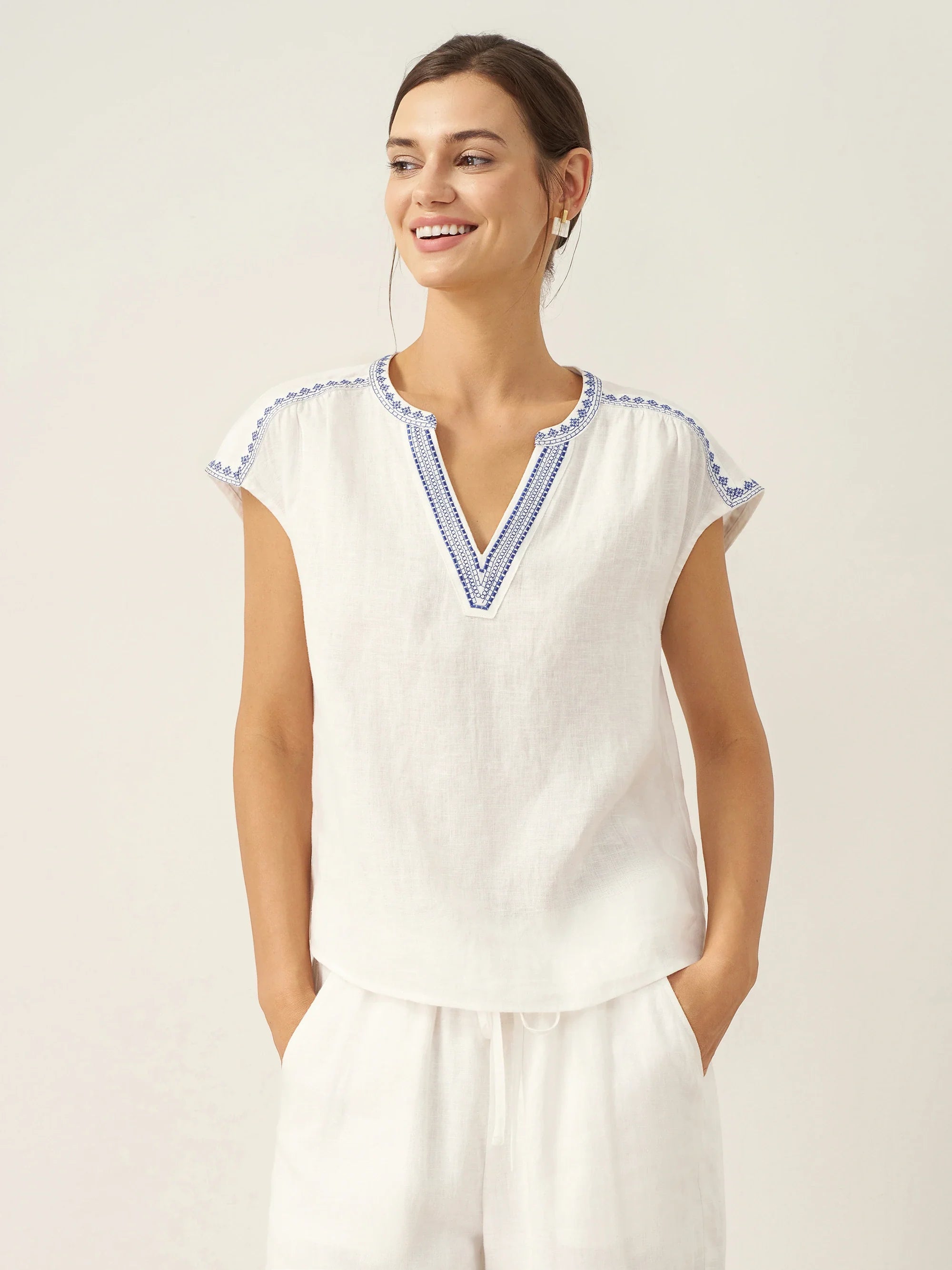 100% Linen V-Neck Embroidered Crop Top FENE
